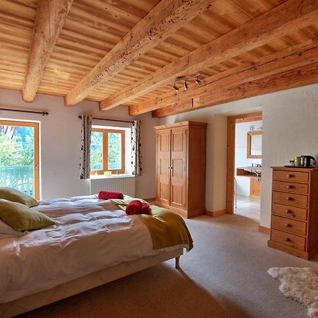 La Ferme Du Chateau Abondance Exteriör bild