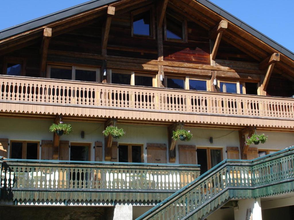 La Ferme Du Chateau Abondance Exteriör bild