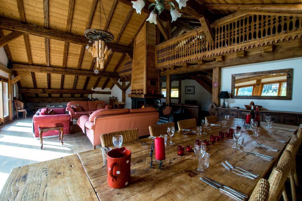 La Ferme Du Chateau Abondance Exteriör bild