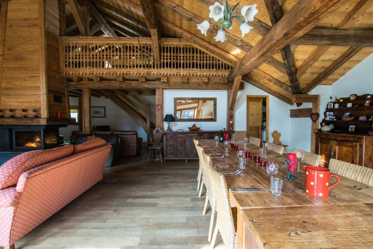 La Ferme Du Chateau Abondance Exteriör bild