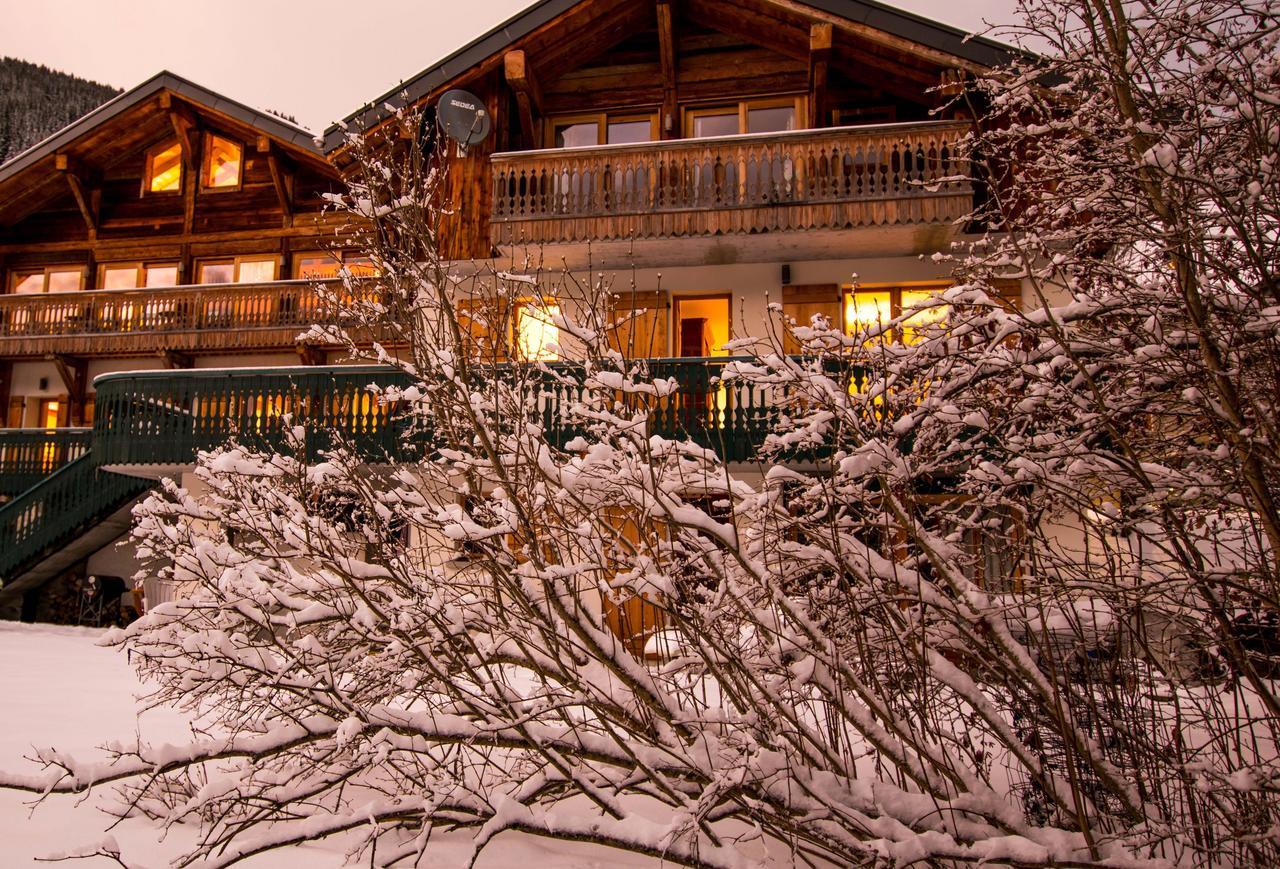 La Ferme Du Chateau Abondance Exteriör bild