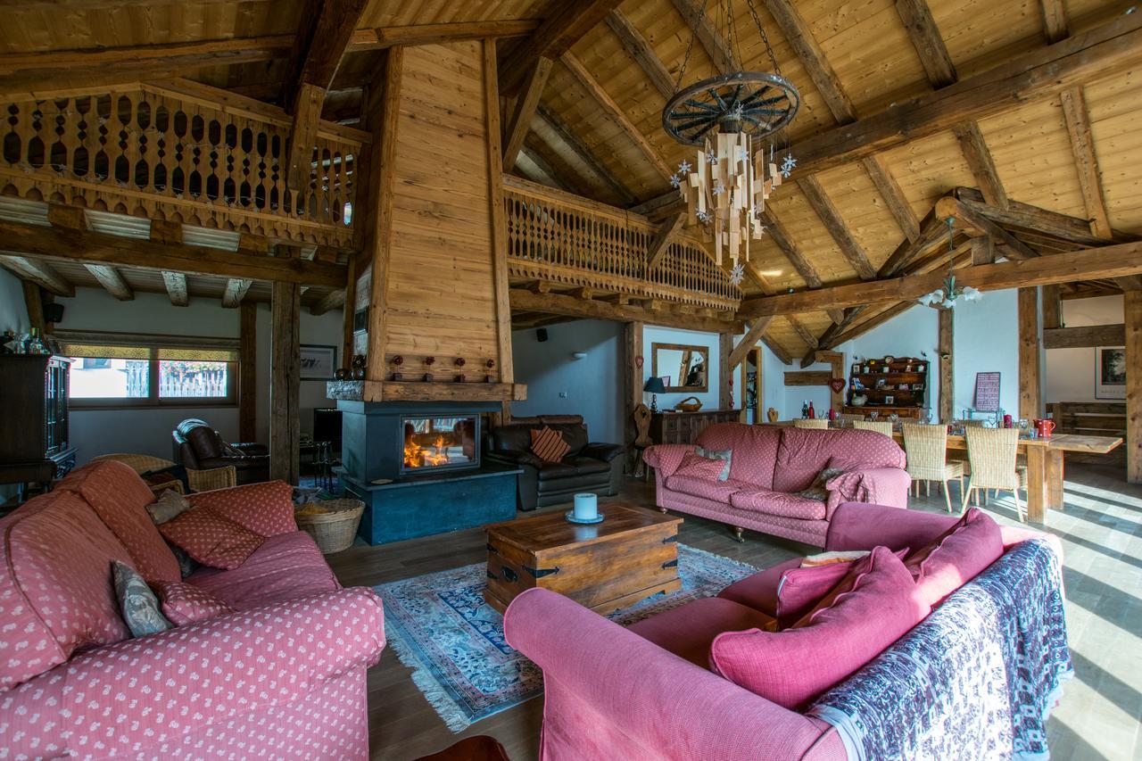 La Ferme Du Chateau Abondance Exteriör bild